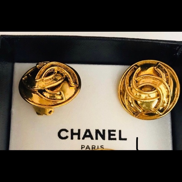 CHANEL Jewelry - Gorgeous Authentic Chanel CC Logo Earrings